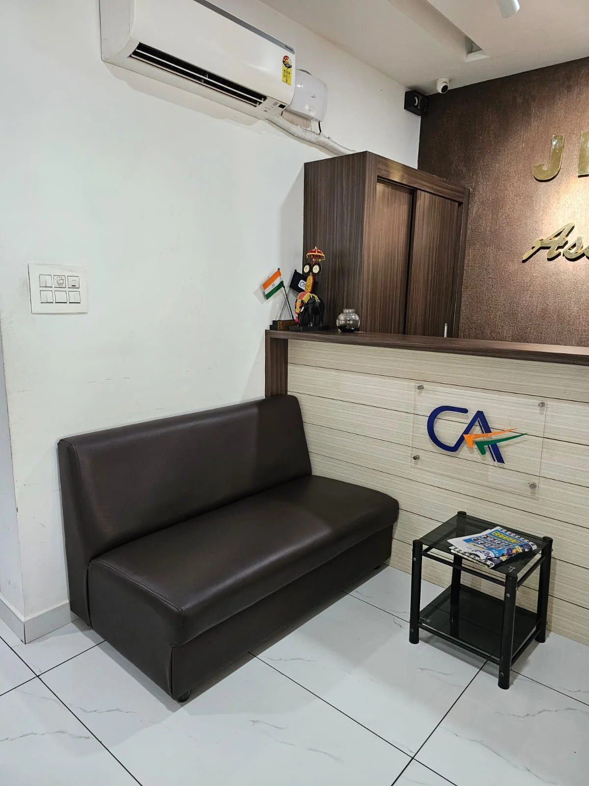 commercial — photo 4