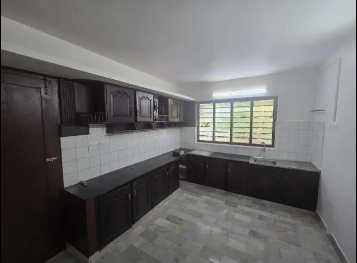 House — photo 2